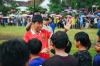 Momen Jokowi Main Bola Bareng Kaesang dan Anak-Anak di Tengah Hujan Deras - Bagian 3