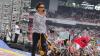 Slank Tutup Konser dengan Lagu Salam Metal, Penonton Ramai-Ramai Ikut Bernyanyi 