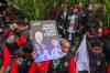Pendukung Ganjar-Mahfud Berdatangan ke Lokasi Debat Capres di JCC - Bagian 5