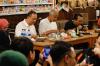 Momen Ganjar Nikmati Ngopi Bareng Cak Lontong saat Masa Tenang
