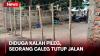 Diduga Gagal Nyaleg, Seorang Caleg Tutup Jalan Warga di Sikka