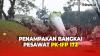 Petugas SAR Evakuasi Jenazah Korban Jatuhnya Pesawat PK-IFP 172 di BSD Tangerang Selatan