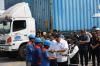Momen Menteri Sri Mulyani dan Airlangga Naik Truk Kontainer Berisi Barang Impor - Bagian 3