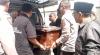 Isak Tangis Sambut Kedatangan Jenazah Farid Mekanik Pesawat Jatuh di BSD Tangsel