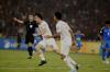 Ngakak! Selebrasi Knee Slide Thom Haye Diledek sang Ayah, Netizen: Diroasting Bapak Sendiri