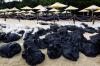 Pantai Pulau Sentosa Singapura Berubah Jadi Hitam akibat Tumpahan 400 Ton Minyak - Bagian 5