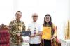 Penyerahan Pensiunan Pertama kepada Rektor UNHAN - Bagian 3
