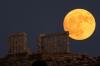 Indahnya Full Moon di Balik Kuil Poseidon Yunani - Bagian 1