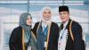 Awkarin Pergi Umrah, Tampil Berhijab Curi Perhatian Netizen: Adem Kayak Ubin Masjid