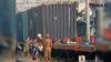Viral Warga Buang Sampah ke Gerbong Kereta Barang, KAI Buka Suara 
