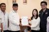 Partai Perindo Serahkan Surat Dukungan kepada Mahyeldi-Vasco di Pilgub Sumbar 