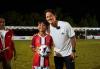 Irfan Bachdim Beri Coaching Clinic di Relawan Bakti BUMN Jembrana