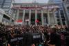 Stop Hukum jadi Alat Kekuasaan, Ribuan Massa Kawal Putusan MK - Bagian 2
