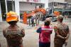 Heboh Perempuan Tertelan Lubang Menganga di Jalan Masjid India Malaysia  - Bagian 4