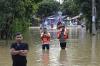 Jutaan Warga Bangladesh Terdampak Banjir Besar Berbondong-bondong Mengungsi - Bagian 3