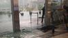 Hujan Deras dan Angin Kencang di Bogor, Pintu Kaca Mal Botani Square Pecah