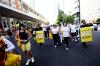 Keseruan Bagi-Bagi Bingkisan untuk Pengunjung Car Free Day - Bagian 1
