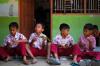Cegah Stunting, Anak-Anak SD di Gowa Semangat Makan Telur Omega 3 - Bagian 3