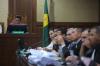 Senyum Harvey Moeis saat Sandra Dewi Duduk di Kursi Saksi Sidang Korupsi Timah - Bagian 3