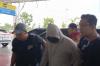 Penampakan Gembong Narkoba Tanpa Diborgol Dibawa Polisi ke Jakarta - Bagian 2