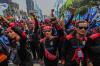 Ribuan Buruh Kawal Putusan MK Soal Omnibus Law  - Bagian 5