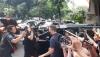 Pakai Masker Hitam Hamish Daud Sambangi Polda Metro Jaya, Ada Apa?