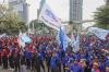 Ratusan Buruh Geruduk Kantor Kemnaker