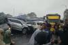 Tabrakan Beruntun di Tol Cipularang, Truk Hantam Puluhan Mobil hingga Bertumpuk - Bagian 2