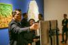 Momen Ridwan Kamil Menikmati Karya Lukis di Basuki Abdullah Art Awards - Bagian 2