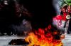 Ratusan Buruh Bakar Keranda Tuntut Revisi Upah Minimum - Bagian 3