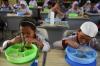 Potret Siswa Tidak Menghabiskan Makan Bergizi Gratis, Bungkus Dibawa Pulang - Bagian 1