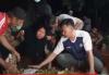 Jenazah Sandy Permana yang Tewas Ditikam Tetangga Dimakamkan Minggu Malam, Istri Pingsan