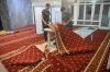 Potret Pergantian Karpet Baru Masjid Sambut Ramadan - Bagian 5