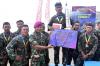 Prajurit Korps Marinir Lomba Renang 10 Km Melintasi Derasnya Arus Selat Madura - Bagian 6