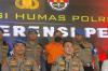 Tampang Eks Kapolres Ngada Tersangka Kasus Pelecehan Anak Pakai Baju Tahanan - Bagian 3