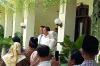 Tak Gelar Open House, Rumah Jokowi Tetap Ramai Didatangi Ratusan Warga saat Lebaran