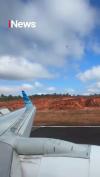 Detik-Detik Ban Pesawat Garuda Lepas saat Mendarat di Tanjung Pinang