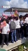 Rekrutmen Perusahaan di Batam Chaos, Pelamar Sampai Jatuh ke Selokan