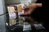 Harga Emas Antam Hari Ini Meroket, Cetak Rekor Baru!