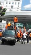 Aksi Buruh Geruduk Kantor Gubernur Sumut Bobby Nasution Tuntut Rumah Murah