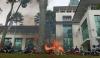 Tolak Outsourcing, Buruh Demo Bakar Karangan Bunga di Kantor Bupati Bandung Barat