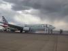 Detik-Detik Pesawat American Airlines Terbakar di Bandara Denver, Evakuasi Dramatis!