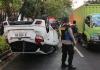 Kecelakaan Toyota Yaris Terbalik usai Tabrak 2 Kendaraan di Bandung, 2 Luka-Luka