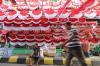 Pernak-Pernik HUT ke-80 RI Mulai Ramai di Pasar Jatinegara - Bagian 1