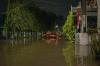Banjir Setinggi 1 Meter Rendam Perumahan Jatibening Permai Bekasi Malam Ini - Bagian 3