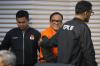 Pakai Rompi Tahanan KPK, Wamenaker Noel Acungkan 2 Jempol  - Bagian 2