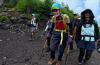 Wow! Pria Ini Pecahkan Rekor Dunia Capai Puncak Gunung Fuji di Usia 102 Tahun