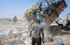 Parah! Truk-Truk Israel Buang Sampah di Gaza