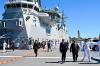 Momen Prabowo dan PM Albanese Tinjau Kapal Induk Terbesar Australia HMAS Canberra  
