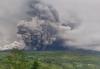 Viral Awan Panas Gunung Semeru Nyaris Sapu Warga di Jembatan Lumajang